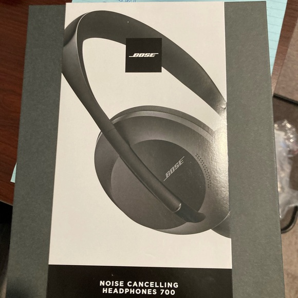 Bose noise canceling headphones. Never used. - Picture 1 of 2